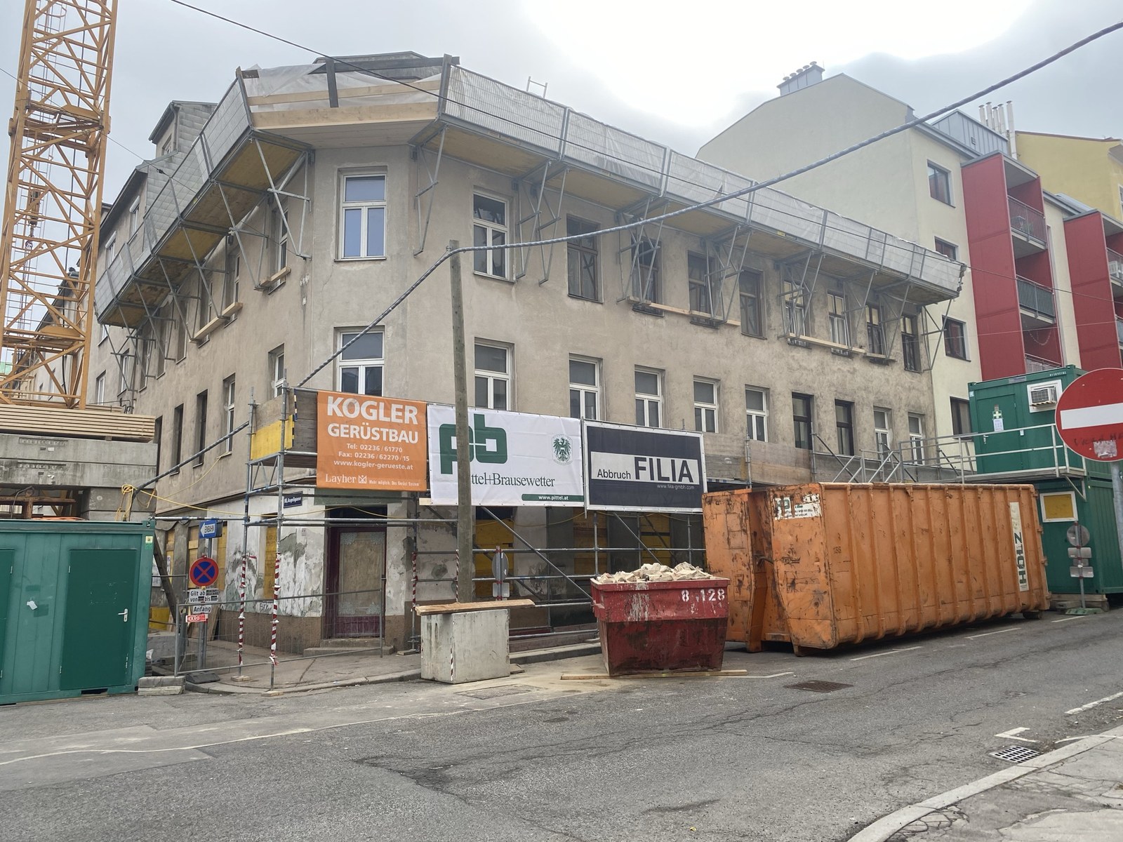Abbruch Filia Baugerüst und Zinshaussanierung Wien